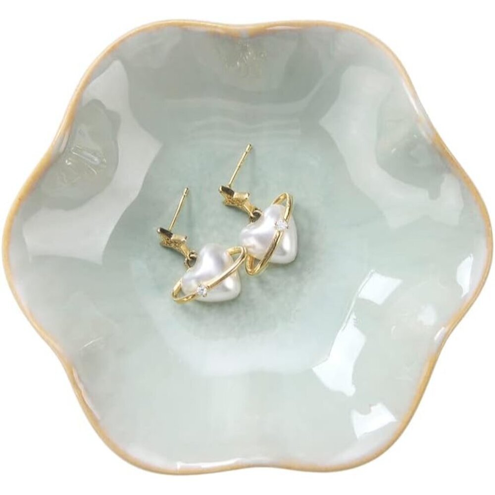 Chic Ceramic Jewelry Dish in Lotus Leaf Design - Space-Saving Accessory